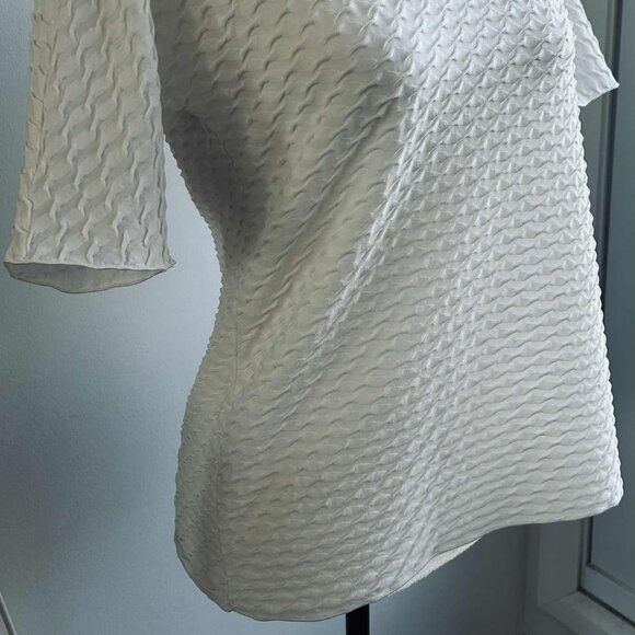 Armani Collezioni White Wave-Textured Luxe Knit Top – EU 44 - Picture 2 of 9